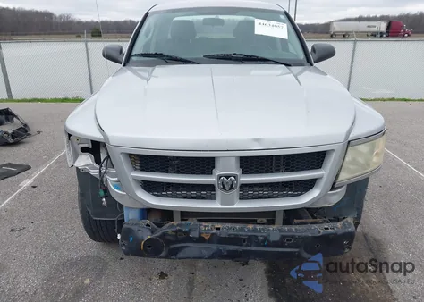 2010 Dodge Dakota Bighorn/Lonestar z USA, uszkodzony, nr VIN 1D7CE3GK8AS244577